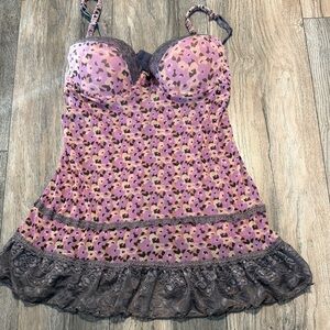 Chic Leopard Print Chemise with Lace Trim